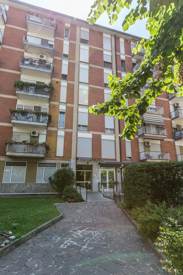 Linate Airport Apartment Милан Экстерьер фото