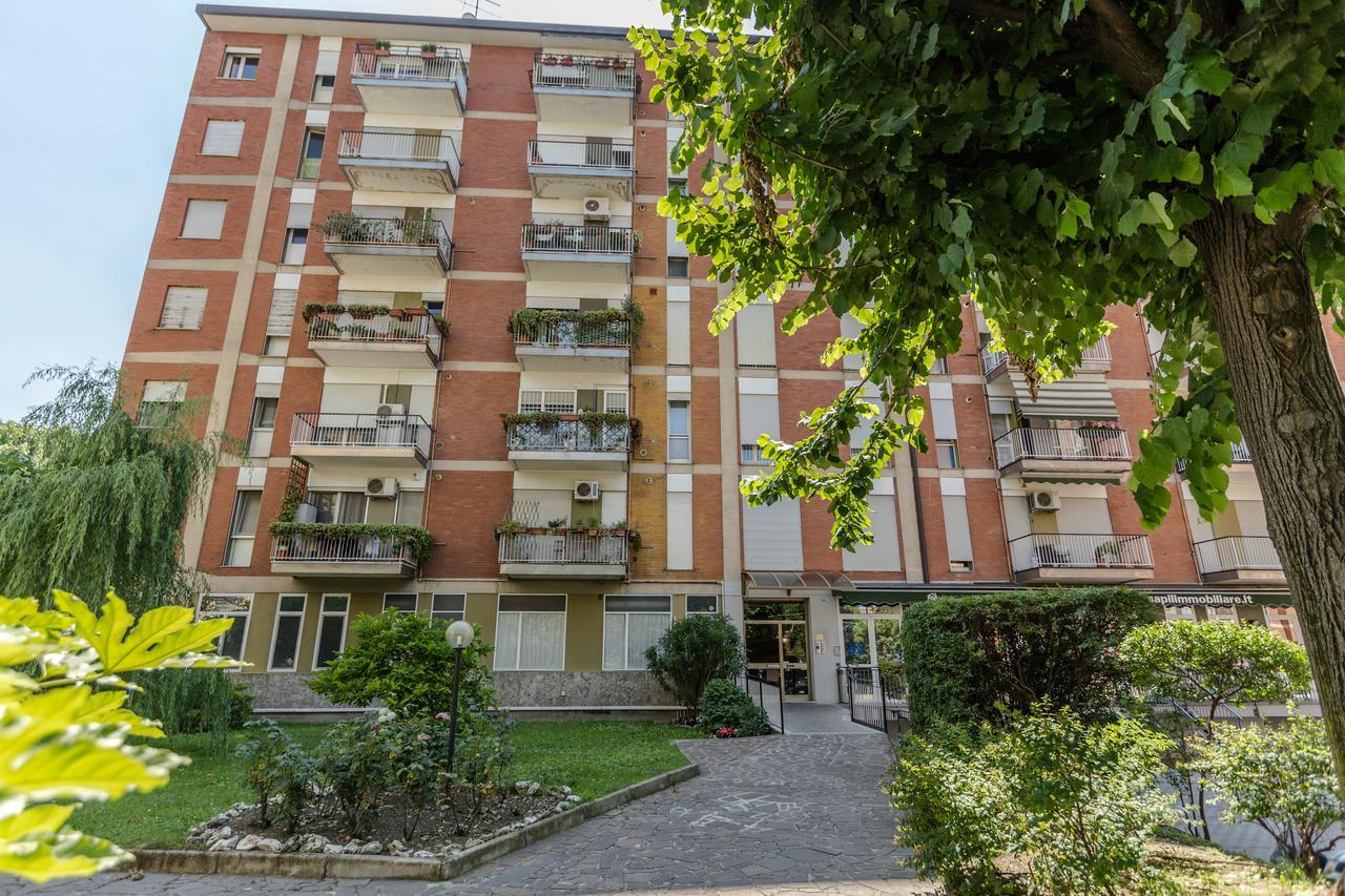 Linate Airport Apartment Милан Экстерьер фото