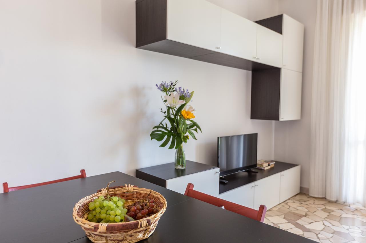 Linate Airport Apartment Милан Экстерьер фото