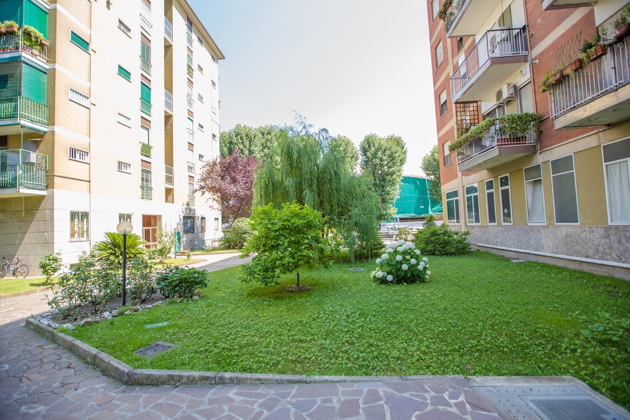 Linate Airport Apartment Милан Экстерьер фото